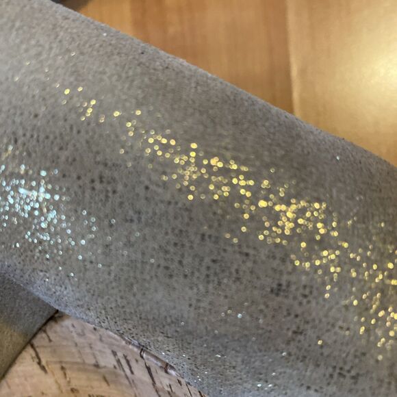 Donald Pliner Gyer Sandals Women's Size 10 Tan Gold Leather Cork Wedge Toe Loop - Picture 12 of 12